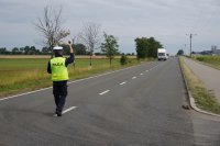 policjant z drogówki na ulicy Klonowej w Lublińcu