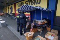 Kontrola stanowisk na targowisku