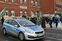 Uczestnicy orszaku wchodzą na ulicę Mickiewicza