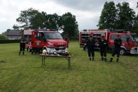 Strażacy prezentują sprzęt