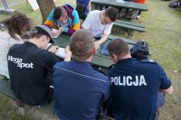 Uczniowie myślą nad odpowiedziami
