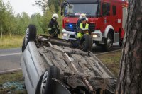 Policjanci i strażacy na miejscu zdarzenia