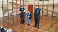 Dzieci na spotkaniu z policjantami