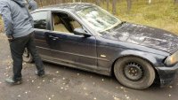 Samochód, którego kierowca uciekał przed policjantami