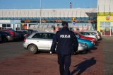 Policjanci patrolują centra