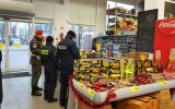 Mundurowi kontrolują punkty sprzedaży fajerwwerków