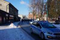 Policjanci pilotują orszak