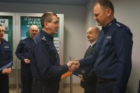 asp. szt. Z. Domagałę żegna insp. R. Rabsztyn
