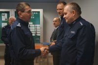 st. asp. I. Wilkosz żegnany przez Pierwszego zastępcę Komendanta Wojewódzkiego Policji