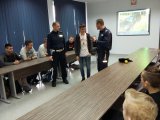 Policjanci na spotkaniu z młodzieżą