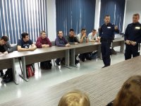 Policjanci przybliżają założenia kampanii