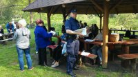 policjanci na spotkaniu z seniorami