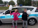 Policjanci i dzieci na pikniku Twoje tak ma znaczenie