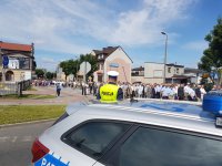 Procesja wchodzi na ulicę Pawła Stalmacha