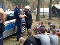 Dzielnicowy na spotkaniu z młodzieżą