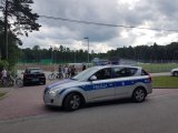 Policjanci patrolują okolice stadionu