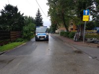 Policjanci patrolują ulice w pobliżu szkół