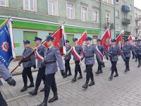 Poczty sztandarowe w tym z KPP w Lublińcu