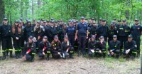 Policjanci w trakcie spotkań wakacyjnych z młodzieżą.