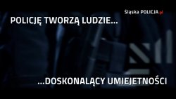 Na zdjęciu plakat promujący akcje &quot;policję tworzą ludzie ...Twórzmy ją razem.&quot;