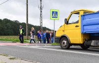 Na zdjęciu uczniowie podczas prelekcji w Pawonkowie.