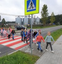 Na zdjęciu uczniowie podczas prelekcji w Pawonkowie.