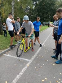 Na zdjęciu uczestnicy zawodów w trakcie konkurencji.