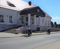 Policyjny patrol rowerowy na terenie Koszęcina.