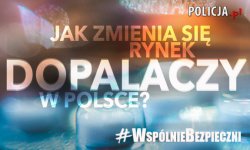 Na zdjęciu plansza z napisem #WspólnieBezpieczni - jak zmienia się rynek dopalaczy w Polsce