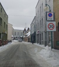 Na zdjęciu znaki znajdujące się na ulicy Damrota w Lublińcu.