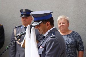 Na zdjęciu święto Policji 2021 w Lublińcu przemawiajacy Komendant Powiatowy w Lublińcu.