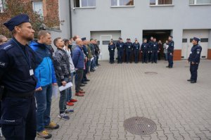 Na zdjęciu uczestnicy ćwiczeń Egida 231 na placu apelowym w lublinieckiej komendzie Policji.