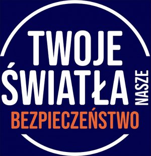 Na zdjęciu logo akcji wpisane w reflektory pojazdu.