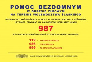 Na zdjęciu widoczny plakat informujący gdzie bezdomni mogą uzyskać pomoc. Widoczny numer telefonu 987.