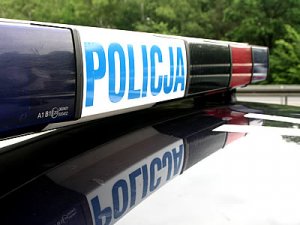 Na zdjęciu napis Policja.