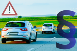 Na zdjęciu poruszający się po jezdni samochód.