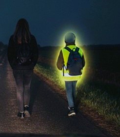 Policja przypomina o zasadach widoczności na drogach jesienią